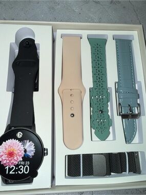 ORA Smart Watch by Daniela Swaebe with Five Watch Bands